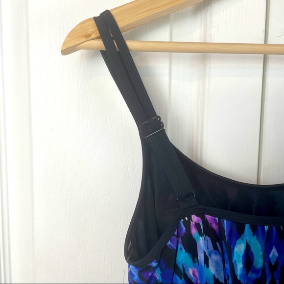 Patterned One Piece Swimsuit - Picture 6 of 16